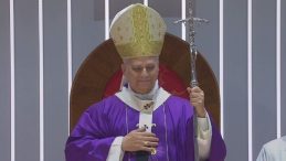 Binlerce Kişi Katıldı… Papa, Volkswagen Arena'da Dev Ayini Y&ouml;netti