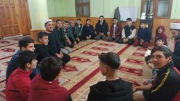 Bir İmamın G&ouml;n&uuml;llere Dokunan Hikayesi: Camiyi &Ccedil;ocukların Sevgi Yuvasına D&ouml;n&uuml;şt&uuml;rd&uuml;