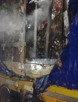 Bolu'da TIR Yolda Alev Alev Yandı: Dorse İçindeki Kuru Yemişler Tutuştu!