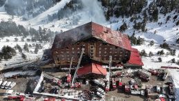 Bolu'daki Otel Yangınında 8 Yakınını Kaybeden Avukat, Bakanlık Yetkililerinin Tutuklanmasını İstedi