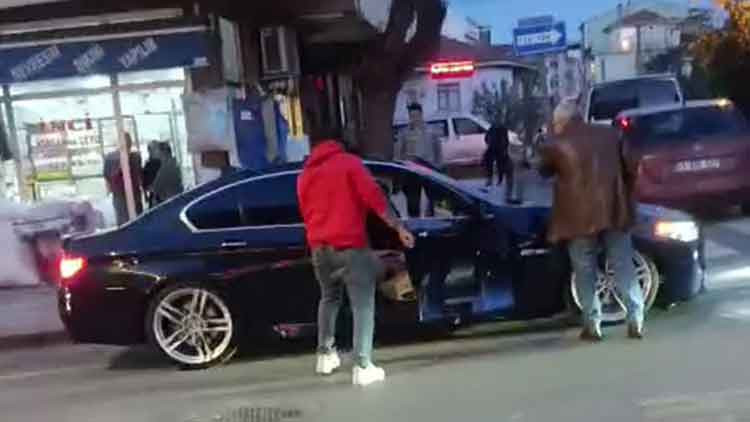 Boşandığı Eşiyle İlişkisi Olduğunu İddia Ettiği Arkadaşını Öldürdü