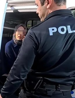 Boşanma Sürecinde İğrenç Olay! Araç Camını Yumrukla Kırdı: Genç Kadın KADES ile Kurtuldu