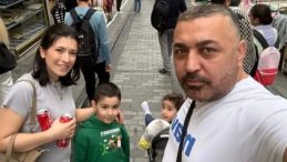 Böcek Ailesinin Almanya'daki Evlerinin Önü Oyuncakla Doldu: "Sizi Asla Unutmayacağız"