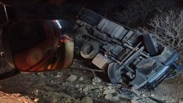 Bozova&rsquo;da G&uuml;bre Y&uuml;kl&uuml; TIR Devrildi, 65 Yaşındaki S&uuml;r&uuml;c&uuml; Hayatını Kaybetti