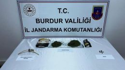 Burdur'da İstihbarat Operasyonu: Uyuşturucu Maddeler Ele Ge&ccedil;irildi, 4 Kişi G&ouml;zaltında!