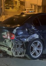 Bursa'da Polisten Ş&uuml;pheliye 5 Kilometrelik Kovalama: 3 Araca ve Duvara &Ccedil;arparak Durduruldu!