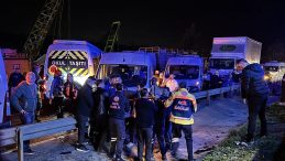 Bursa'da Zincirleme Trafik Kazası: 1 Kişi Hayatını Kaybetti, 13 Yaralı!