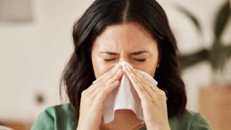 Burun Akıntısını Ciddiye Alın! Bu Belirti Beyin Sıvısı Ka&ccedil;ağının İşareti Olabilir