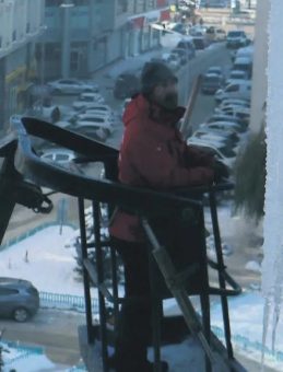 Buz Sarkıtları Bir Genci Sakat Bıraktı: 40 Milyonluk Tazminatı Bina Sakinleri Ödeyecek