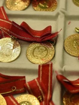 CANLI ALTIN FİYATLARI: Bugün gram, çeyrek, yarım, tam, ons, cumhuriyet altın fiyatları ne kadar oldu?