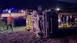 İş&ccedil;i Servisi Kaza Yaptı: 2 Kişi Hayatını Kaybetti, 7 Yaralı