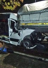 İş&ccedil;ileri Taşıyan Minib&uuml;s, TIR'a &Ccedil;arptı: 9 Yaralı