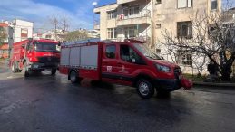 &Ccedil;ocuğu Evde Bırakıp Komşuya Gitti: İtfaiye Mahsur Kalan &Ccedil;ocuğu Kurtardı