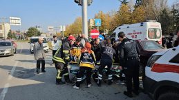 &Ccedil;orum'da İki Ara&ccedil; &Ccedil;arpıştı: 2 Yaralı