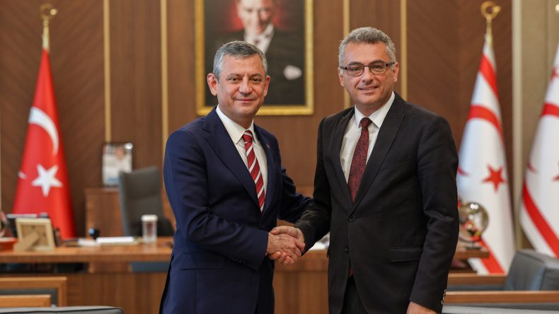 CHP Genel Başkanı &Ouml;zel, KKTC Cumhurbaşkanı Erh&uuml;rman'ı Ziyaret Etti