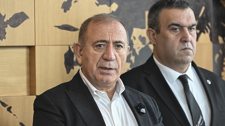 CHP İstanbul İl Başkanlığı'nda Şok Eden Olay: Odaya Dışkı Bırakıldı | Gürsel Tekin: Normal Bir İnsan Böyle Bir Eylem Yapmaz