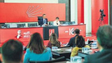 CHP&rsquo;deki Arınma Krizi Kurultaya Taşındı
