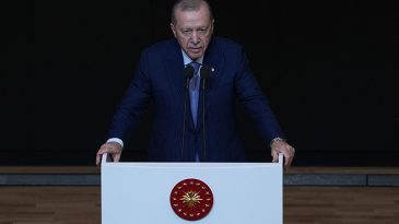 Cumhurbaşkanı Erdoğan: Milli değerlerimizi &ouml;rseletmeyiz