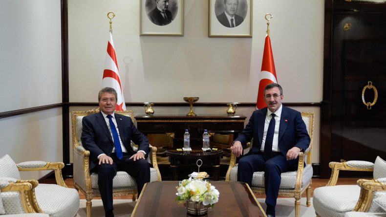 Cumhurbaşkanı Yardımcısı Yılmaz, KKTC Başbakanı &Uuml;nal &Uuml;stel ile bir araya geldi