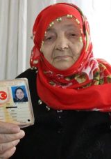 Cumhuriyetle Yaşıt 102&rsquo;lik Meryem Nine'ye Devletten S&uuml;rpriz! Evinde Kimliği Yenilendi