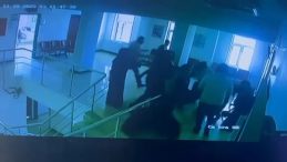 Damar Yolu Tartışması Giderek Şiddetlendi: İki Sağlık &Ccedil;alışanı Darbe Aldı