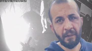 Dayak Yiyen Kadını Kurtardı, D&uuml;kkan Yakıldı