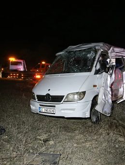 Denizli'de Feci Kaza! Minibüs Yolcu Otobüsü ile Çarpıştı: Ölü ve Yaralılar Var