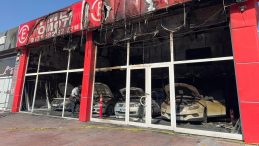 Denizli'de Oto Galeri Kundaklandı | Dikkat &Ccedil;eken 'İntikam' Detayı: Meğer Ortağı Cinayetten Tutuklanmış!