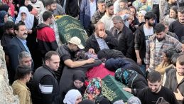 Dilovası&rsquo;ndaki Patlama Sonrasında &Uuml;&ccedil; &Ccedil;ocuk Toprağa Verildi