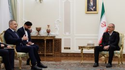 Dışişleri Bakanı Fidan, İran Cumhurbaşkanı Pezeşkiyan'la G&ouml;r&uuml;şt&uuml;