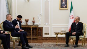 Dışişleri Bakanı Fidan, İran Cumhurbaşkanı Pezeşkiyan'la G&ouml;r&uuml;şt&uuml;