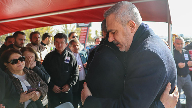 Dışişleri Bakanı Fidan, Şehit Ailelerine Taziyede Bulundu