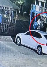 Diyarbakır'da parkta korkutucu anlar: Oğluna tepki g&ouml;steren babaya silah &ccedil;ekildi!