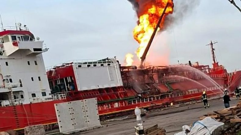 Drone, T&uuml;rk Gemisine &Ccedil;arptı