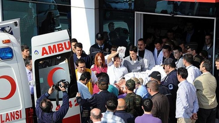 D&uuml;ğ&uuml;n Yemeği Sonrası 65 Kişi Hastaneye Kaldırıldı