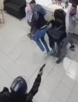 Dükkanında Dehşeti Yaşadı! Önce Tehdit Sonra Kurşun Yağdırdılar