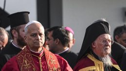 D&uuml;nya Bu Ziyarete Kilitlendi: Papa 14. Leo İznik'teki Ayinin Ardından İstanbul'da!