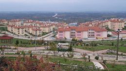 D&uuml;zce Depreminin &Uuml;zerinden 26 Yıl Ge&ccedil;ti