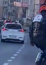 E5'te İlgin&ccedil; Scooter Macerası