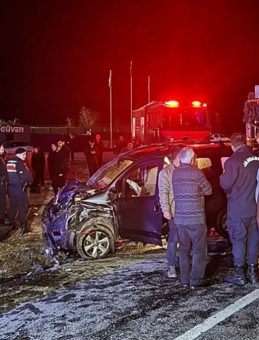 Edirne'de korkunç kaza! İki tır ve üç otomobil çarpıştı: Ölü ve yaralılar var!