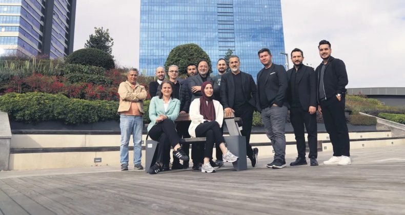 Eğilmeden bükülmeden gururla 40 yıl