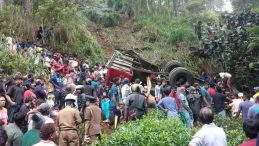 Ekvador'da Otob&uuml;s Kazası: 21 Hayatını Kaybetti, 40 Yaralı