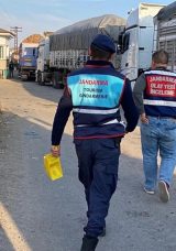 Elazığ'da Fabrika &Ouml;n&uuml;nde Ortaya &Ccedil;ıkan Sıra Kavgası: 3 Kişi Yaralandı!