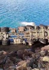 Elazığ'da Şok Edici Kaza: Beton Mikseri G&ouml;le D&uuml;şt&uuml;! 1 Yaralı