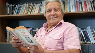 Emekli &Ouml;ğretmen, &Uuml;nl&uuml;lerle Ge&ccedil;irdiği Anıları Kaleme Alıyor: 'O S&ouml;z&uuml; Asla Unutmadım'