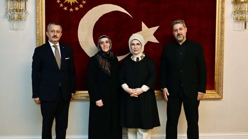 Emine Erdoğan, Aile Vakfı Temsilcileriyle Bir Araya Geldi