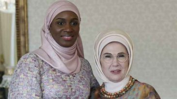 Emine Erdoğan, Senegal Cumhurbaşkanının Eşi Faye ile G&ouml;r&uuml;şt&uuml;