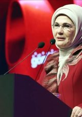 Emine Erdoğan'dan '&Ouml;ğretmenler G&uuml;n&uuml;' Mesajı