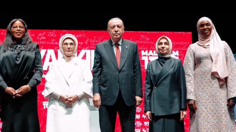 Emine Erdoğan'dan Yankılar Sergisinin A&ccedil;ılışı Hakkında Paylaşım