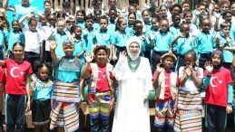 Emine Erdoğan&rsquo;dan Okul Ziyareti